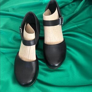 BOC Black vegan leather Perforated Platform Heels comfortable!